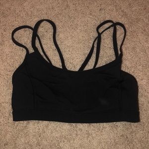 black lululemon sports bra